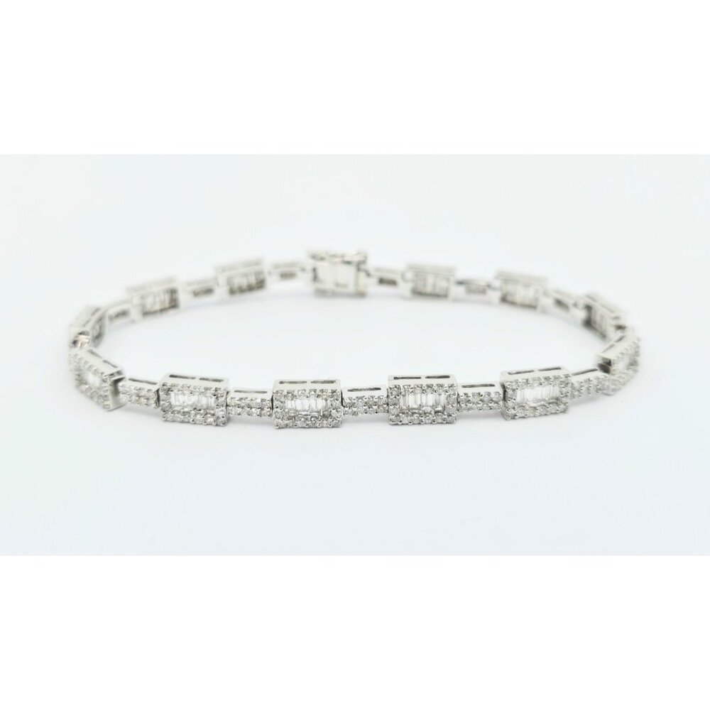 Beautiful 18K Solid White Gold Designer Diamond Tennis Link Bracelet - 6.75" L